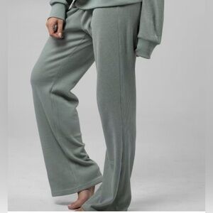 Women's Relaxed Fit Pants in Sage Green